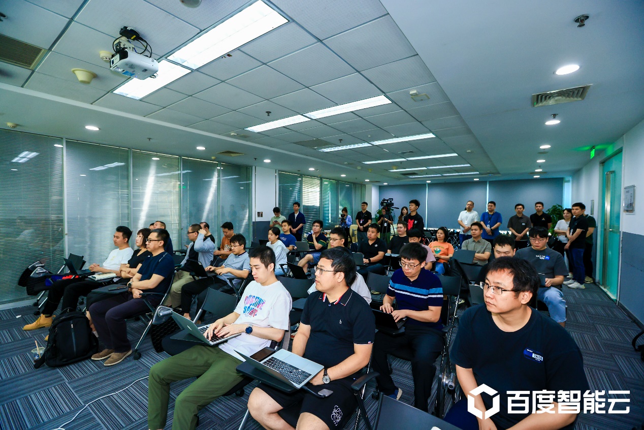 pg官方首页动力受邀参加首期百度智能云文心千帆大模型平台实训营